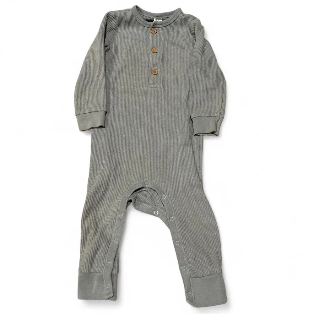 Baby boy bundle 18 MONTHS button / clip ons